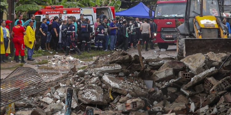 Shembet një ndërtesë në Brazil, deri më tani 8 persona kanë vdekur, ka ende të zhdukur