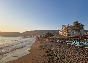 3 pushues rrezikuan mbytjen në plazhin e Shëngjinit!