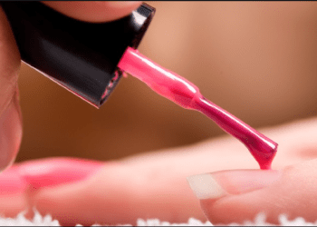 10 modelet më të bukura për këtë sezon veror të thonjëve rozë Barbie