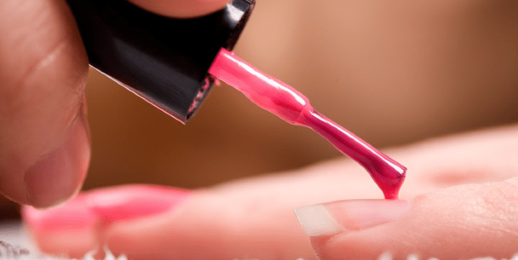 10 modelet më të bukura për këtë sezon veror të thonjëve rozë Barbie