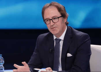 Deputeti Alizoti: Të pafuqishëm ekonomikisht e ushtarakisht, shqipëtarët do ta pësojnë nga Serbia