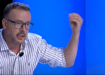 Kajtazi pas pazullimit të licensës së Klan Kosovës: Ditë e zezë për demokracinë