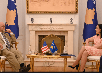 Zhvillimet në vend temë diskutimi në mes Hovenier dhe Osmanit