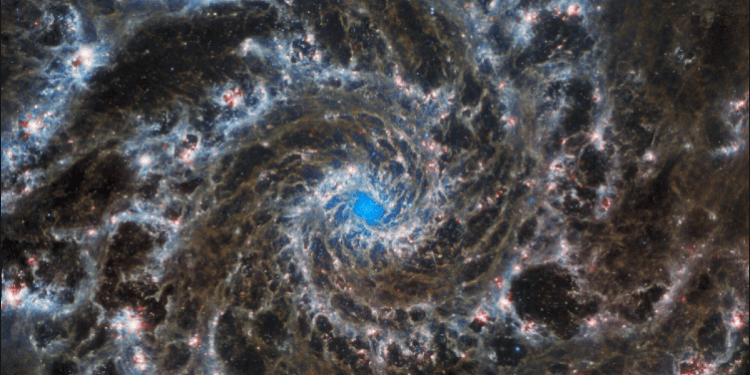 Teleskopi i NATO-s sjell pamje spektakolare që tregon lindjen e yjeve të ngjashëm me diellin tonë