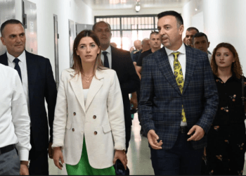 Haxhiu shpërndanë 35 certifikata për aftësim profesional për të burgosurit në Dubravë