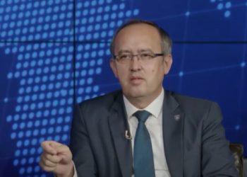 Hoti: Miliona euro më shumë nga buxheti për libra për shkak të neglizhencës e paaftësisë