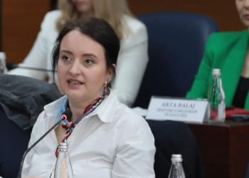 Besianë Musmurati: Qeveria po tregohet e paftë të çojë përpara çfarëdolloj politike arsimore