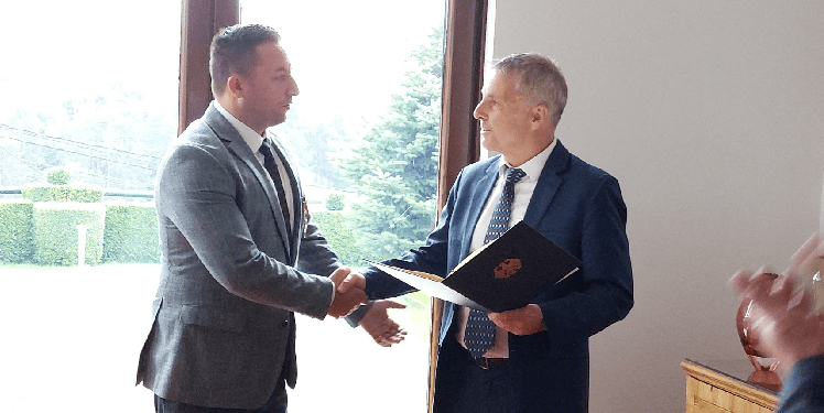 Mehaj nderohet me urdhrin ushtarak “Kryqi i Nderit në Ar” të Forcave të Armatosura të Gjermanisë