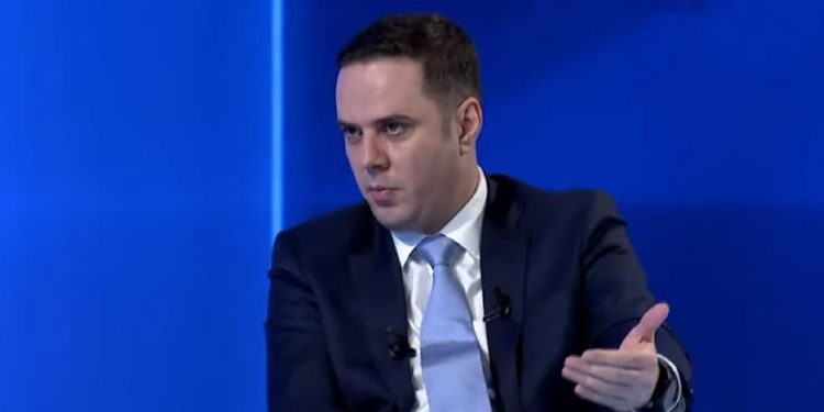 Abdixhiku-Qeverisë: Nuk kanë përmbyllur dot një rrugë të vetme në gjithë Kosovën