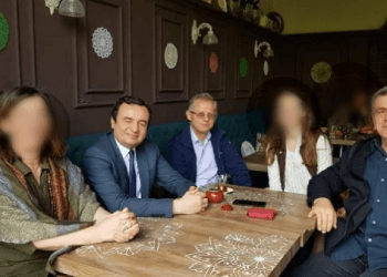 Zeka publikon foto të Kurtit bashk me Muharremin: Shikone Albinin, çfarë vështrimi shqiponjash