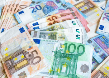 Banka e Shqipërisë: Normat e interesit për kreditë në euro u rritën në 6.1%