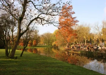 Holandë, parku i Amsterdamit me mbi 10 milionë vizitorë çdo vit