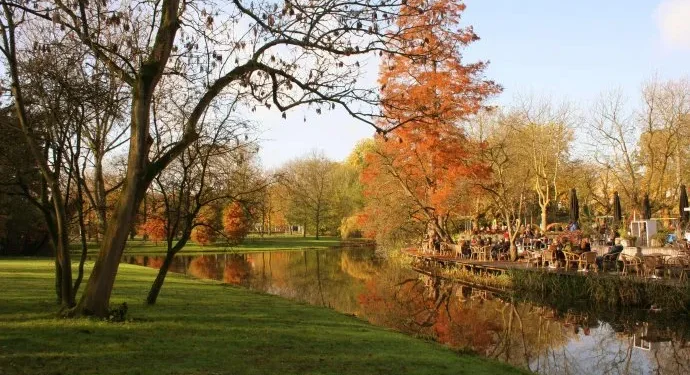 Holandë, parku i Amsterdamit me mbi 10 milionë vizitorë çdo vit