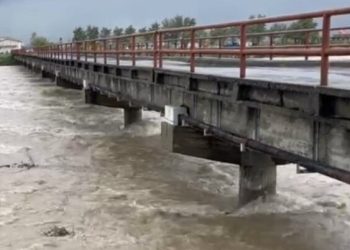 Rrezik përmbytje në Shqipëri, ministri Pleshi thirrje bashkive për marrjen e masave