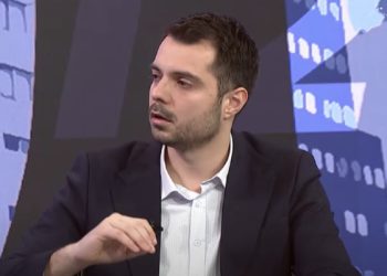 Sëmundja e gruas, arsyeja e dorëheqjes së Mehajt