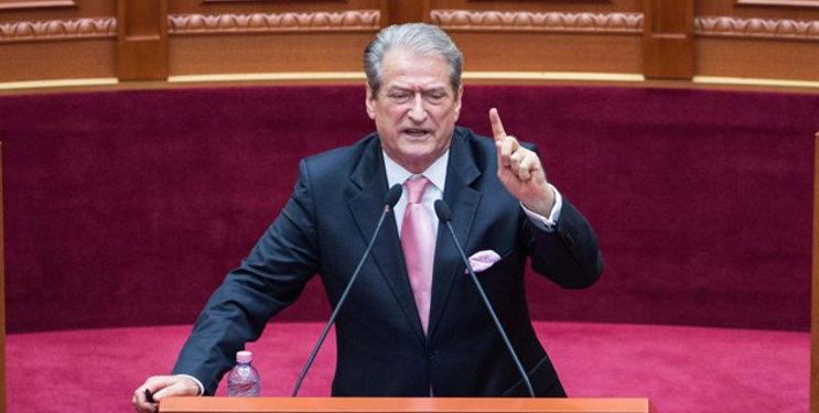 Berisha reagon pas debateve dhe kritikave ndaj vizitës së Kurtit në Maqedoninë e Veriut