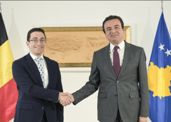 Kurti pret në takim lamtumirës diplomatin Sassel