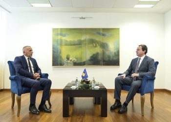 Kurti takon Kamberin, ky i fundit: Iniciativat e shqiptarëve në Luginë po pengohen nga krekuvendari i Serbisë