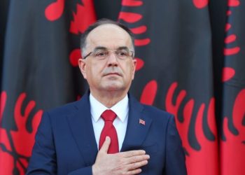 Presidenti Begaj dekreton ministrat e rinj