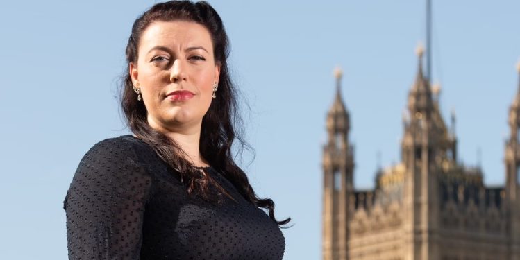 Deputetja Britanike: Zemra ime është me familjen e rreshterit të vrarë