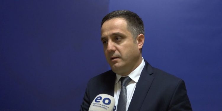 Selmanaj: Loja e paskrupullt e qeverisë i ka shkaktuar dëme Kosovës