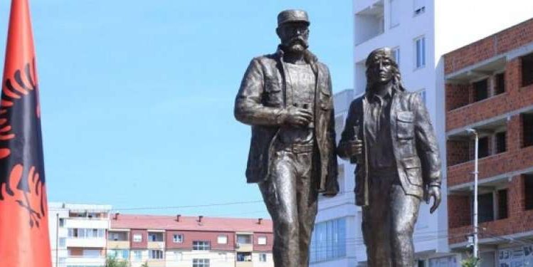 25 vjet nga rënia heroike e komandantit të UÇK-së, Fehmi Lladrovci e bashkëshortës Xhevë Lladrovci