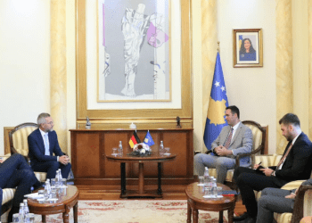 Konjufca takon deputetin Roth: Angazhimi gjerman për një dialog parimor shumë i rëndësishëm