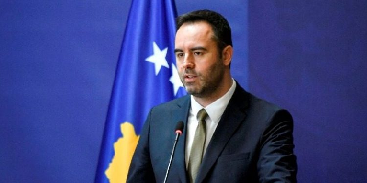 Kurti akuzoi Lajçakun, Konjufca: Nuk janë akuza por konstatime për mënyrën e punës së tij