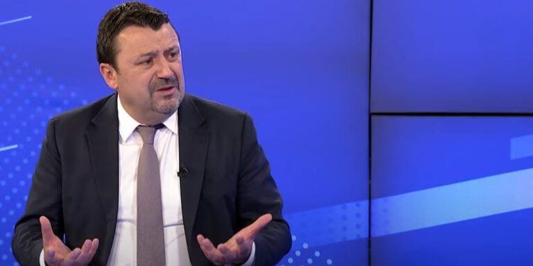 Deputeti Beqa e pranon: Nuk i kemi numrat për ta rrëzuar qeverinë