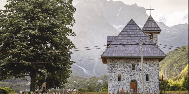 Ndërtim unik, Kulla e Ngujimit në Theth atraksion turistik i fshatit alpin