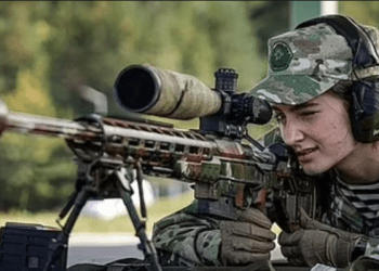 Bjellorusia “rekruton” në ushtri pjesëmarrëset e konkursit të bukurisë