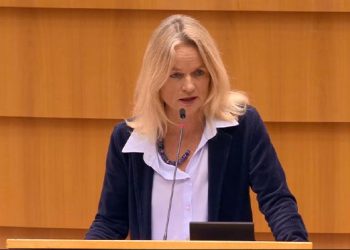 Von Cramon publikon videot e sulmit në veri, pyet BE-në: Kur do të sanksionohen këta njerëz?