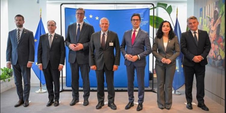 Me apo pa dëshirë, Osmani e Vuçiq shkrepin foto së bashku në New York