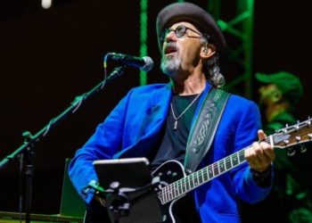 Ndahet nga jeta kitaristi legjendar i “Dire Straits”