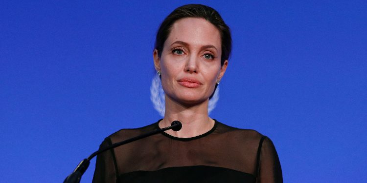 Angelina akuzon për korrupsion gjyqtarin për kujdestarinë e fëmijëve me Brad