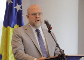 Hovenier: SHBA-ja, e gatshme ta këshillojë Kosovën për statutin e Asociacionit