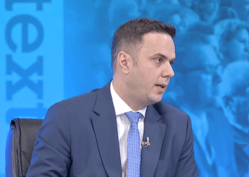 Lumir Abdixhiku-Macronit: Qytetarët e Kosovës e meritojnë liberalizimin e vizave