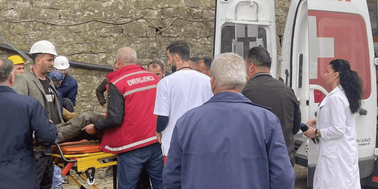 Greva, 4 minatorëve i’u përkeqësohet gjendja, dërgohen në emergjencë