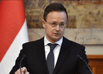 Kryediplomati hungarez në Tiranë: Jemi kundër sanksioneve për Serbinë