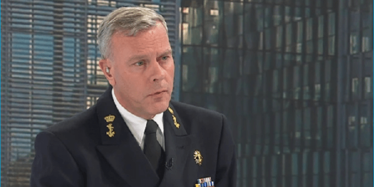 Zyrtari i lartë i NATO-s paralajmëron pakësimin e rezervave në municione