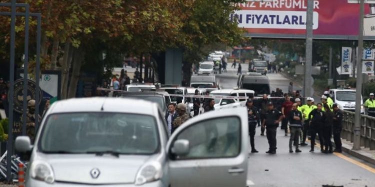 Sulm me bombë pranë ndërtesave ministrore në Ankara