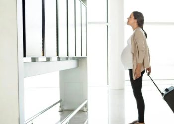 A mund të udhëtoj me avion gjatë shtatzanisë?