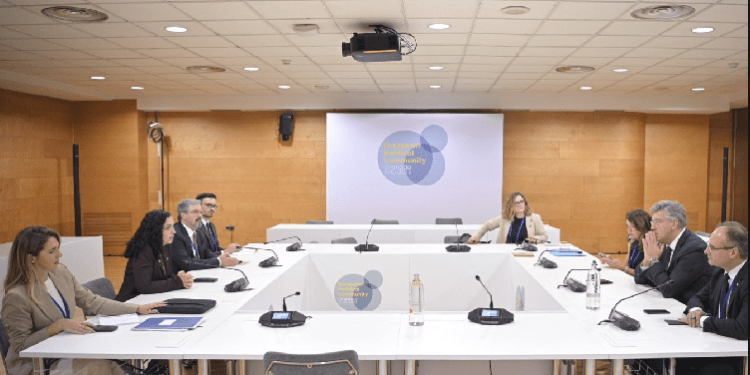 Presidentja Osmani takohet me kryeministrin Plenkoviqin, e informon për provat e sulmit në veri