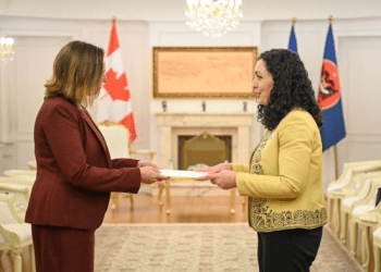 Osmani pranoi kredencialet nga ambasadorja jorezidente e Kanadasë në Kosovë