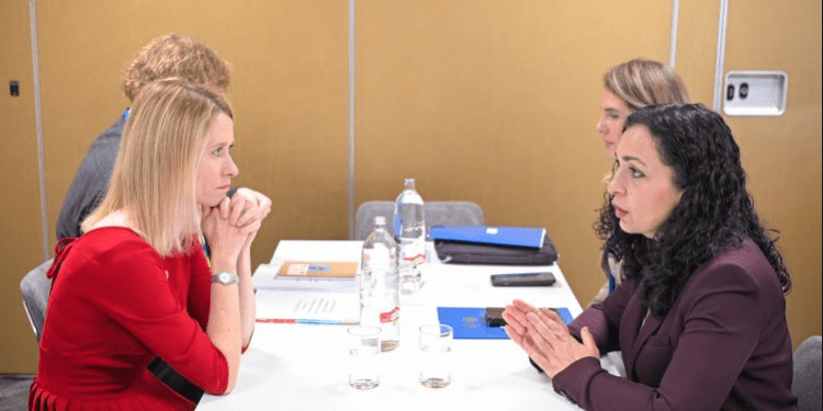 Presidentja Osmani edhe kryeministren estoneze e informon për situatën e sigurisë në Kosovë