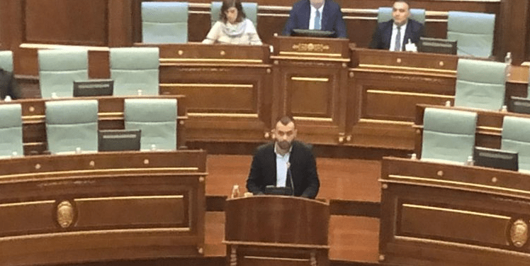 Forcat serbe në kufi, deputeti Rexhaj: Serbia vazhdon ta cenojë sigurinë e Kosovës