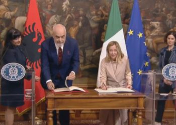 Rama dhe Meloni nënshkruajnë marrëveshjen në menaxhimin e refugjatëve