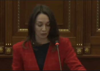 Deputetja Ujkani: Raporti i KE-së më pozitivi, por nuk pasqyron plotësisht punën e Qeverisë