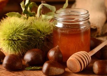 Gështenja në furrë me mjaltë dhe arra