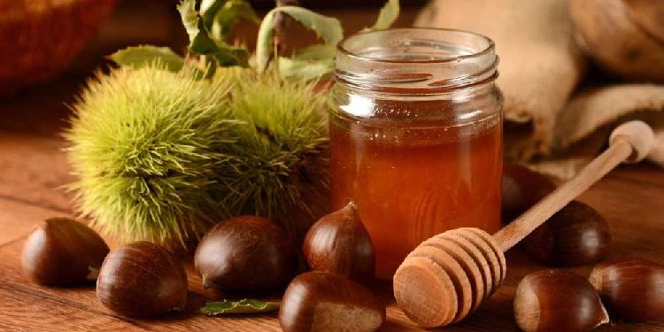 Gështenja në furrë me mjaltë dhe arra